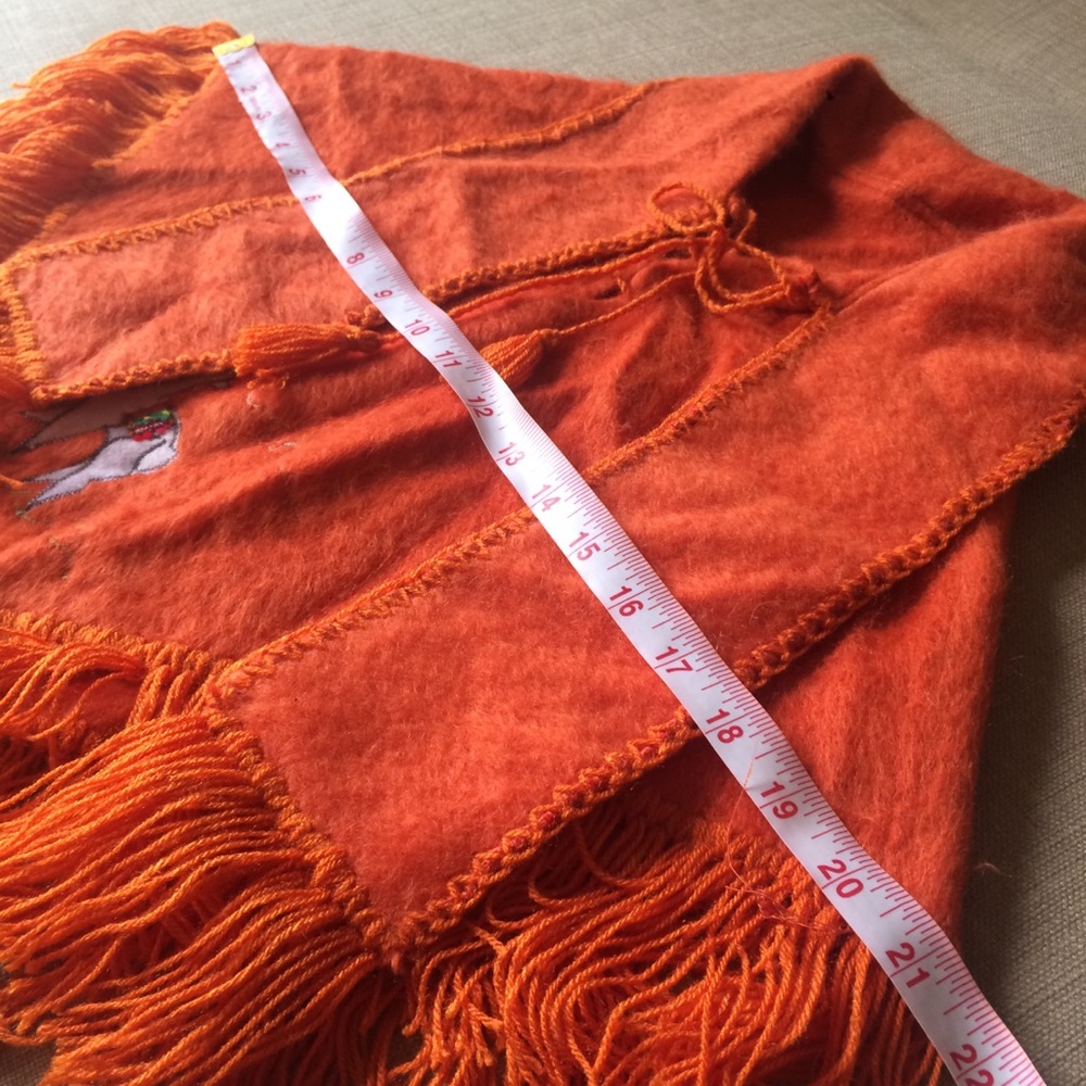 Alpaca Poncho - Picture 7 of 8
